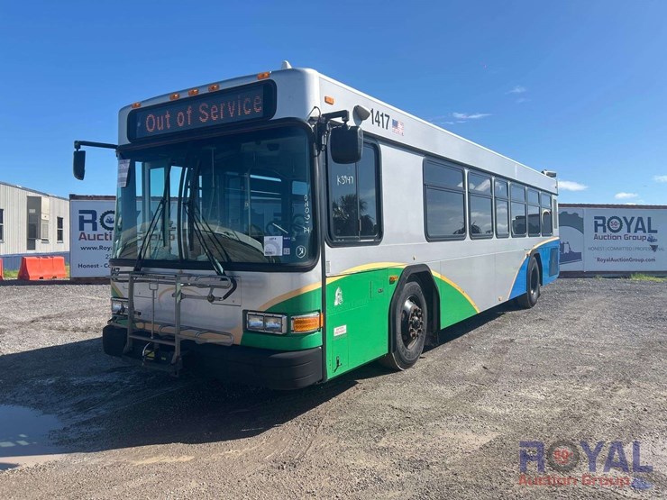 2014-gillig-low-floor-image-1