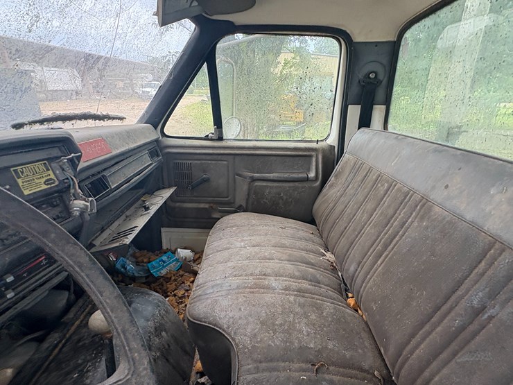 1990-ford-f800-image-40