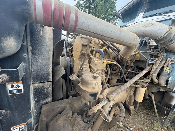 2005-peterbilt-379-image-54