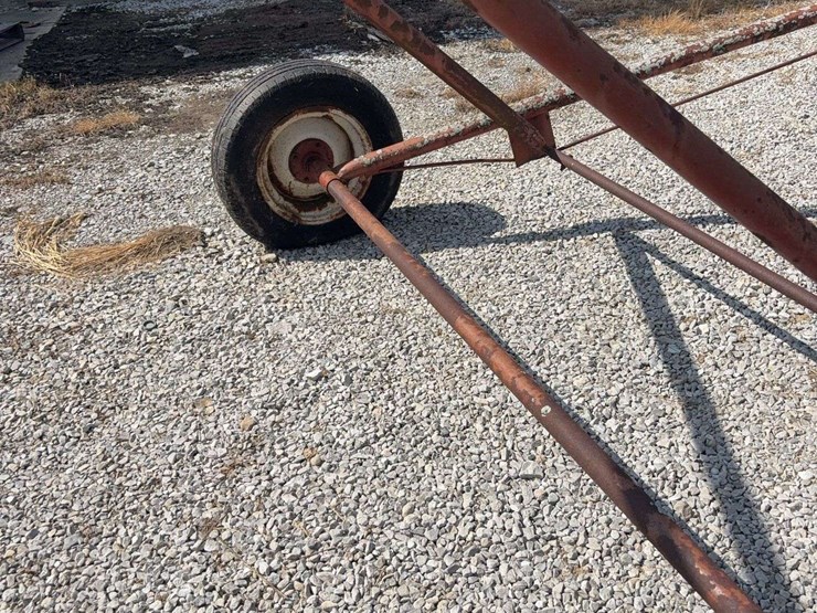 8x35-mayrath-unloading-auger-with-plastic-auger-hopper-image-10