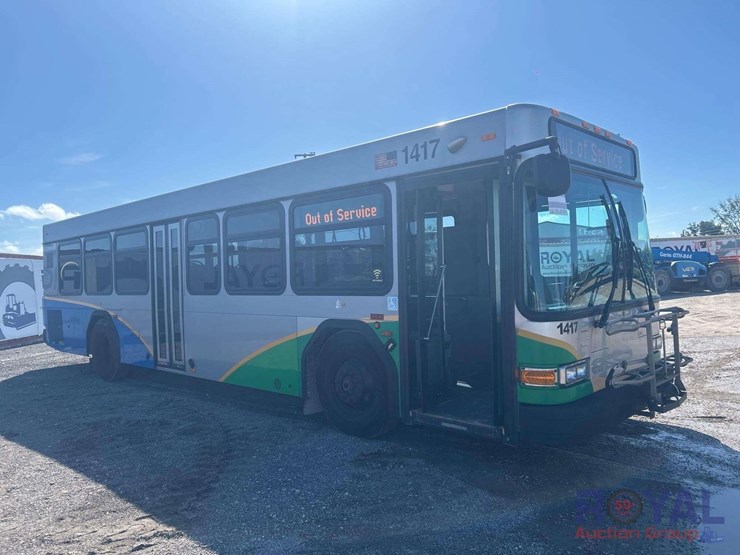 2014-gillig-low-floor-image-2
