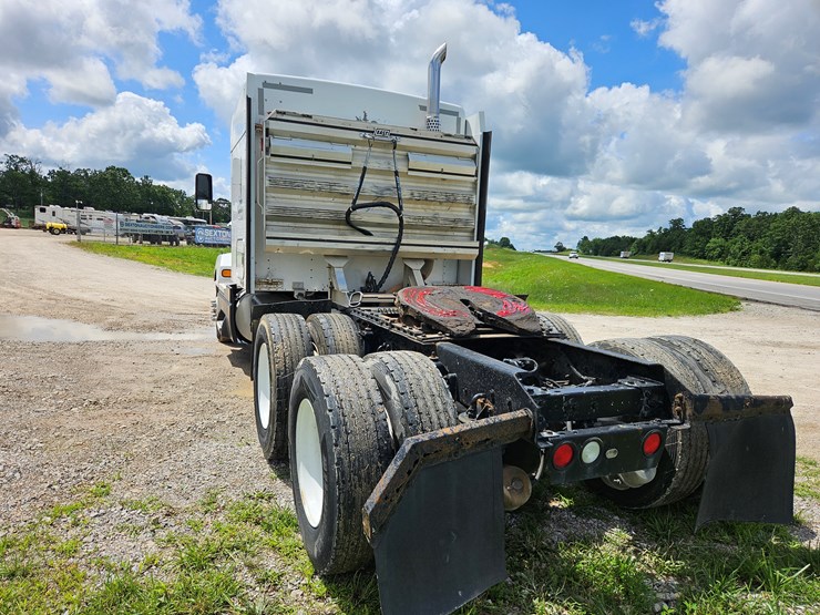 2005-kenworth-t600-image-16