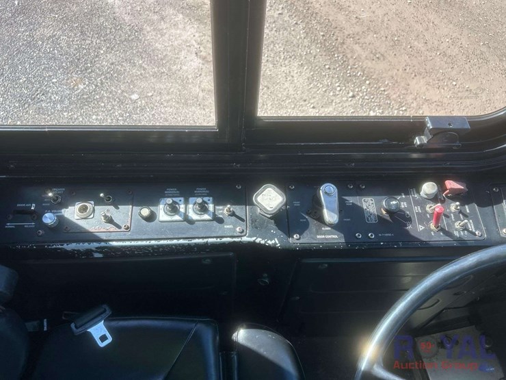 2014-gillig-low-floor-image-10
