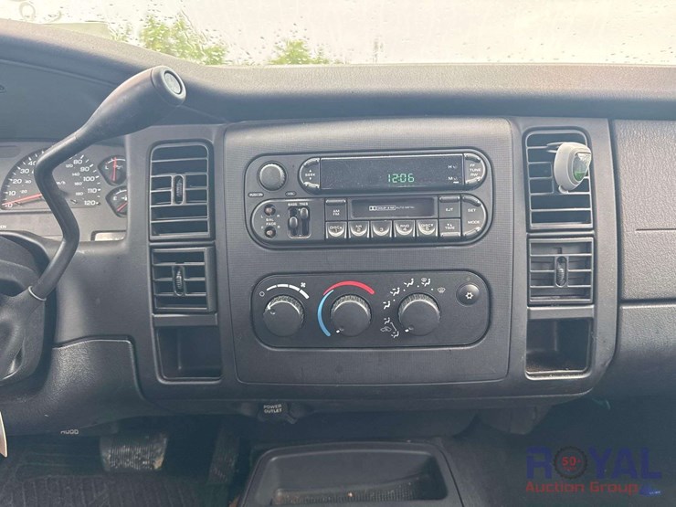 2004-dodge-dakota-image-16