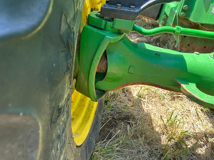 2014-john-deere-8285r-image-16