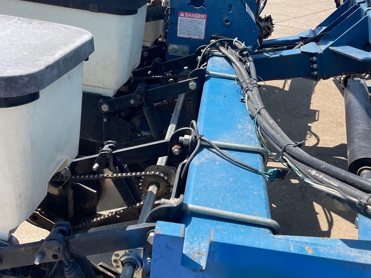 kinze-3200-image-23