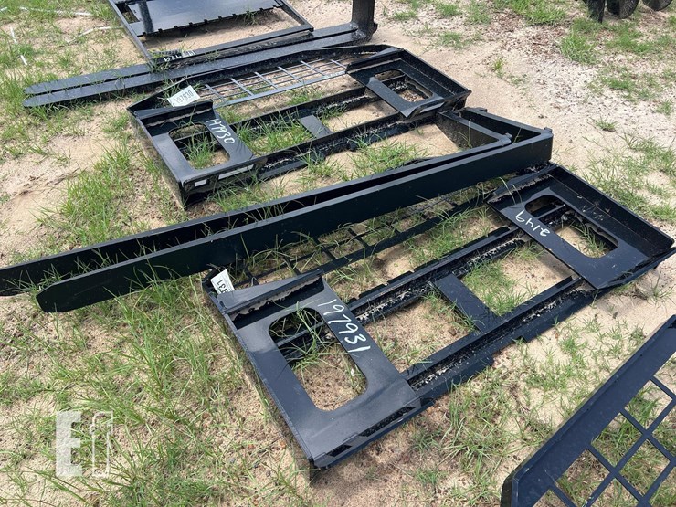 unused-future-skid-steer-pallet-forks-image-2