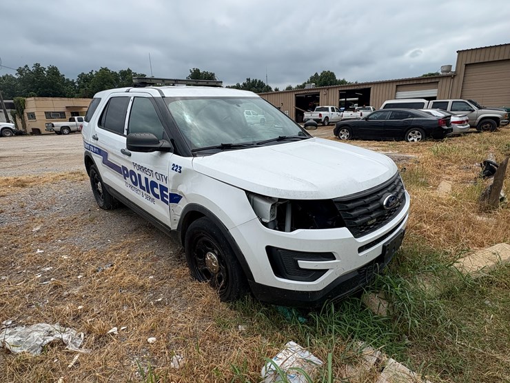 2018-ford-explorer-image-2