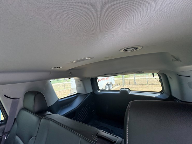 2017-chevrolet-tahoe-image-47