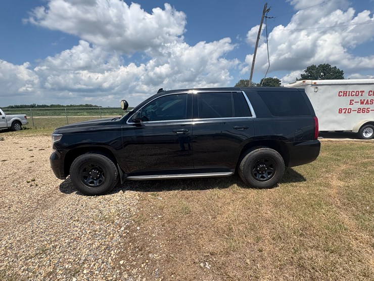 2017-chevrolet-tahoe-image-11