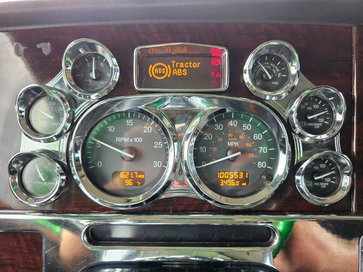2015-peterbilt-389-image-73