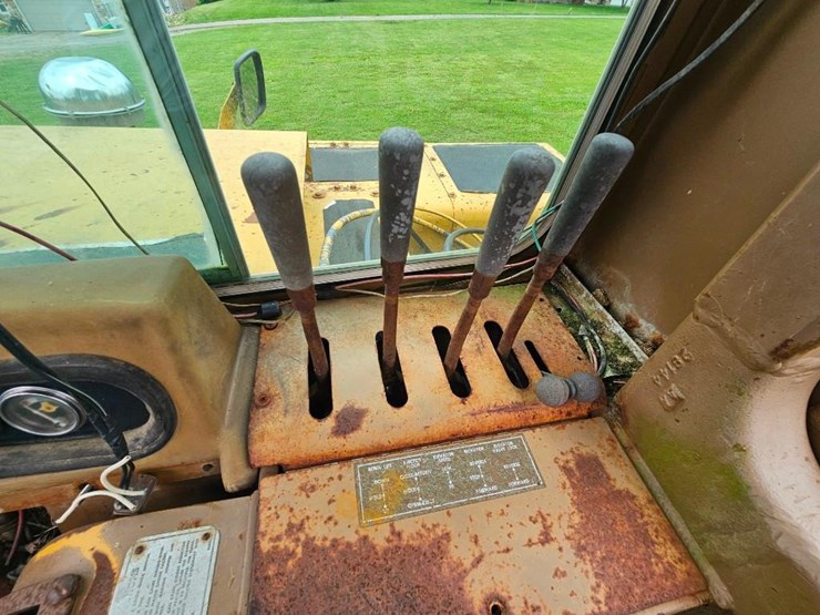 1979-caterpillar-613b-image-12