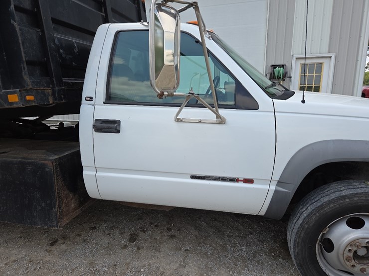 2000-gmc-3500hd-image-6