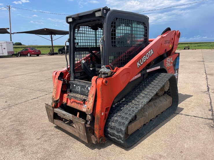 kubota-svl95-2s-image-1