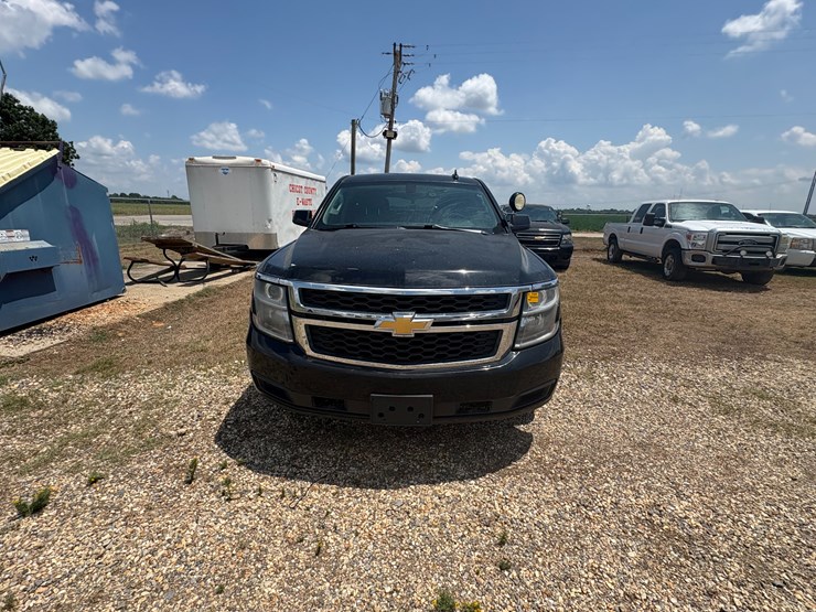 2017-chevrolet-tahoe-image-12