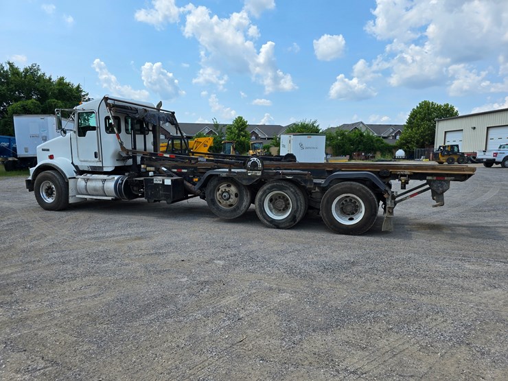 2012-kenworth-t800-image-17