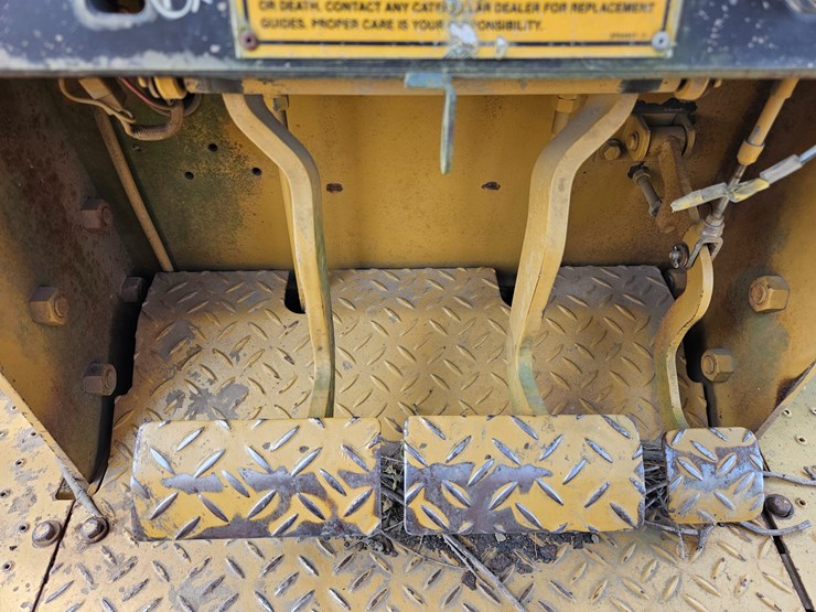 caterpillar-d4c-image-44