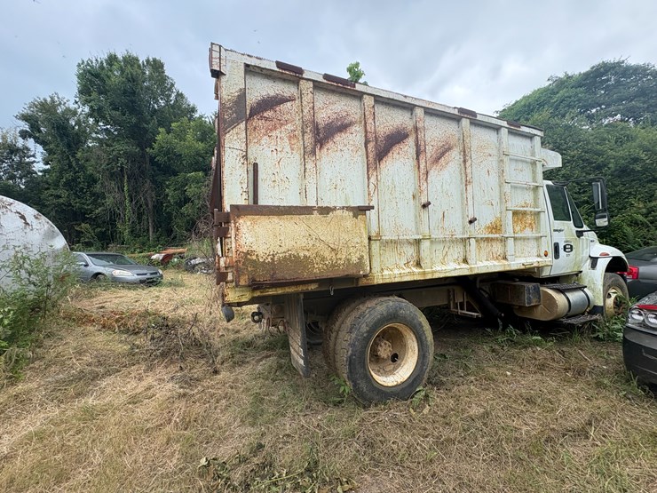 2009-international-durastar-4300-image-2