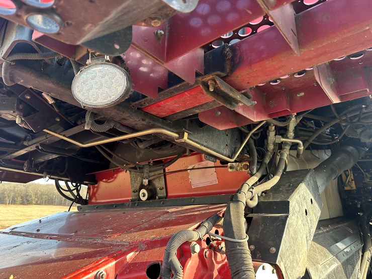 2012-case-ih-8120-image-19