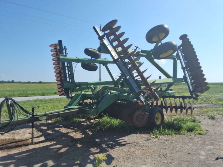 john-deere-630-image-1