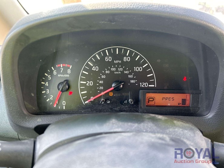 2016-nissan-nv200-image-7