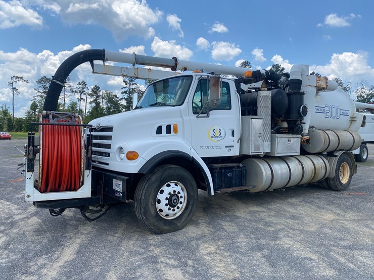 2004-vactor-2100-image-1