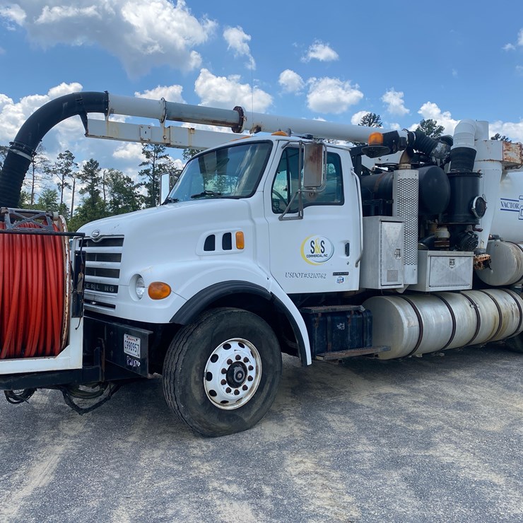 2004 VACTOR 2100