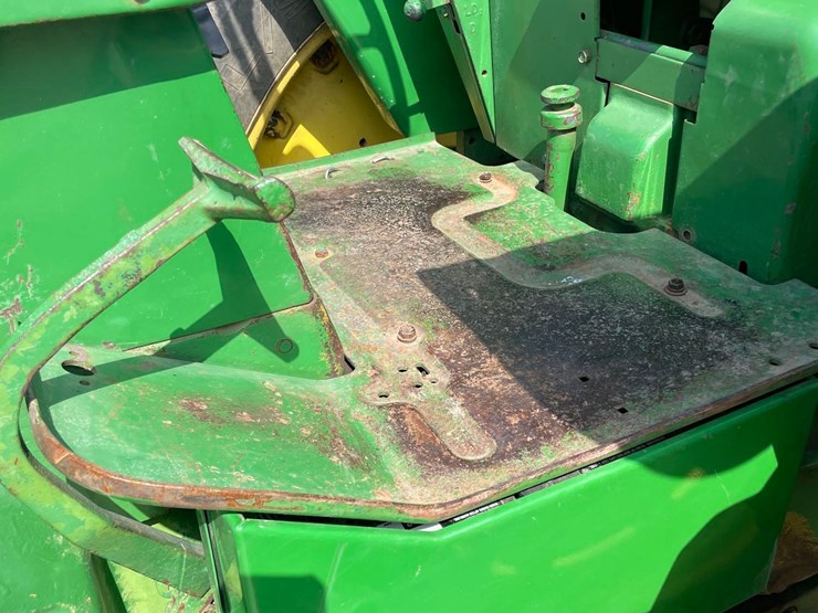 john-deere-3020-image-28