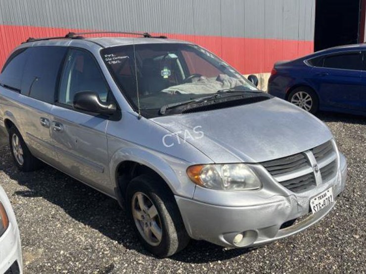 2006-dodge-grand-caravan-sxt-image-4