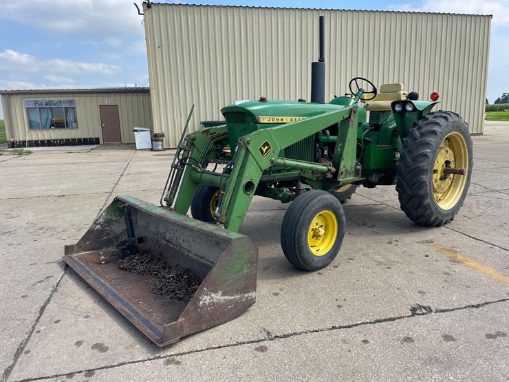 john-deere-3020-image-1