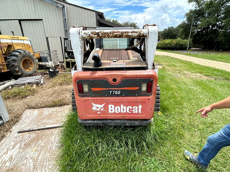 2015-bobcat-t750-image-6