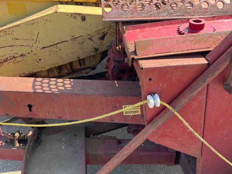 new-holland-890-image-16