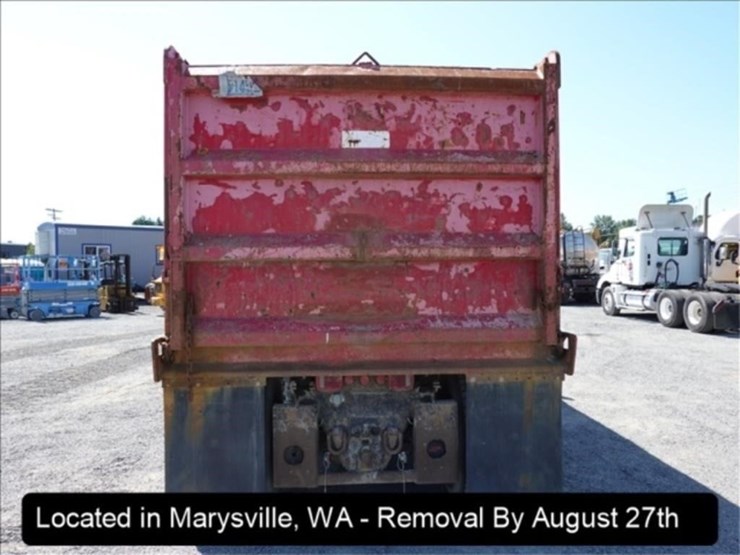 2000-freightliner-fl80-image-29