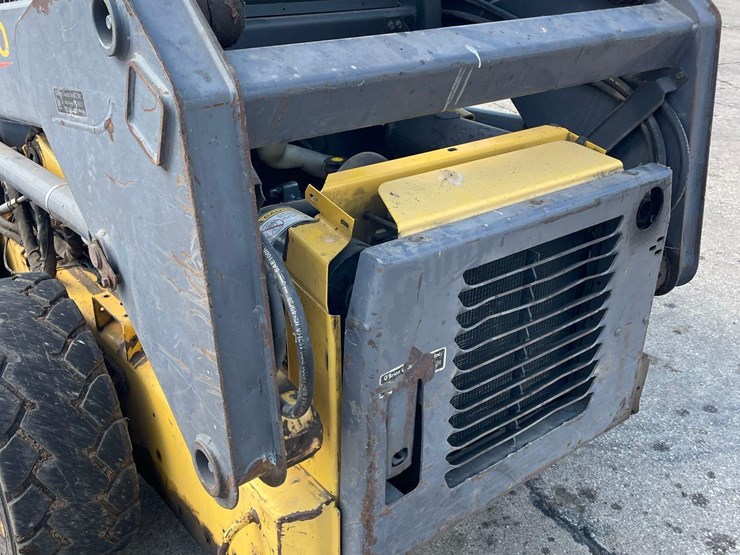 new-holland-l160-image-7