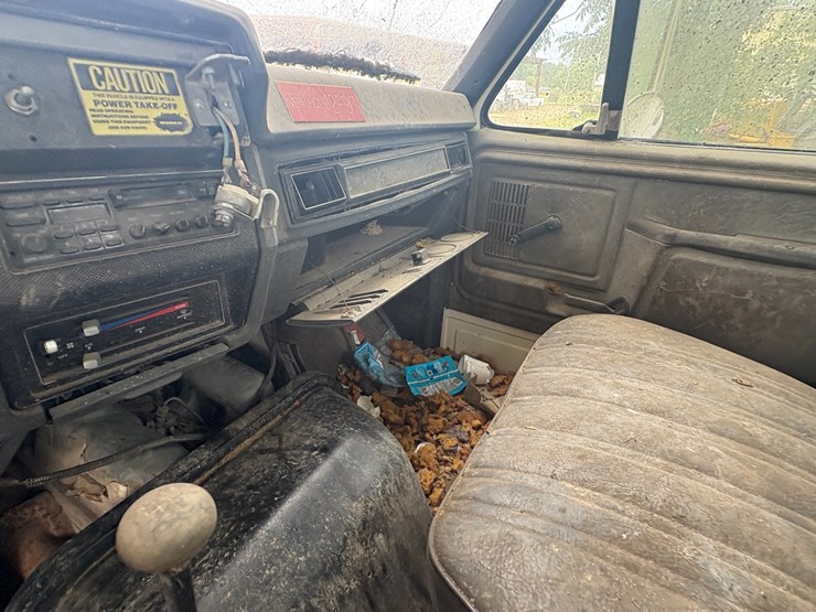 1990-ford-f800-image-42
