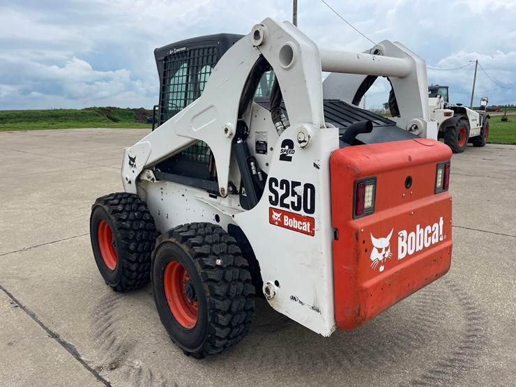 bobcat-s250-image-4