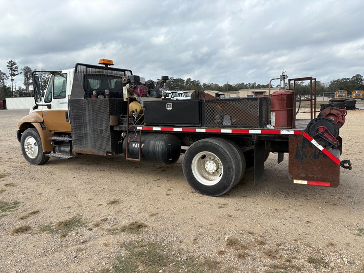 2005-international-durastar-4200-image-2
