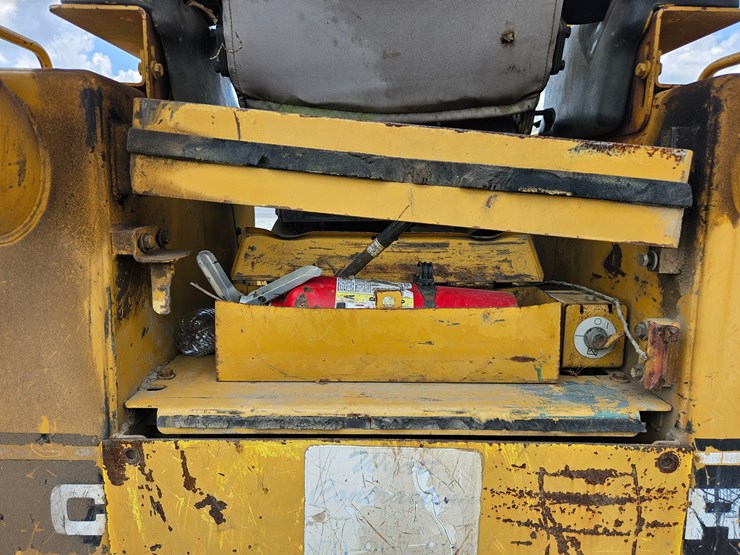caterpillar-d4c-image-95