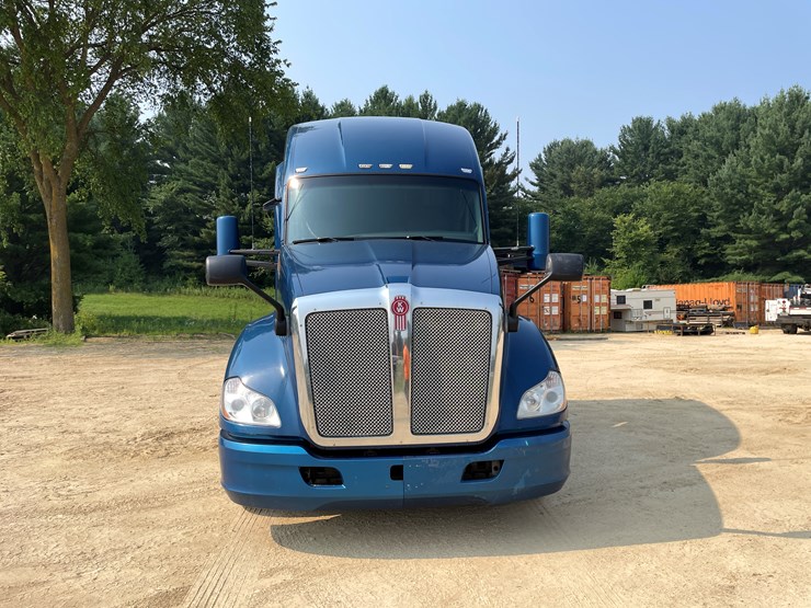 2016-kenworth-t680-image-2