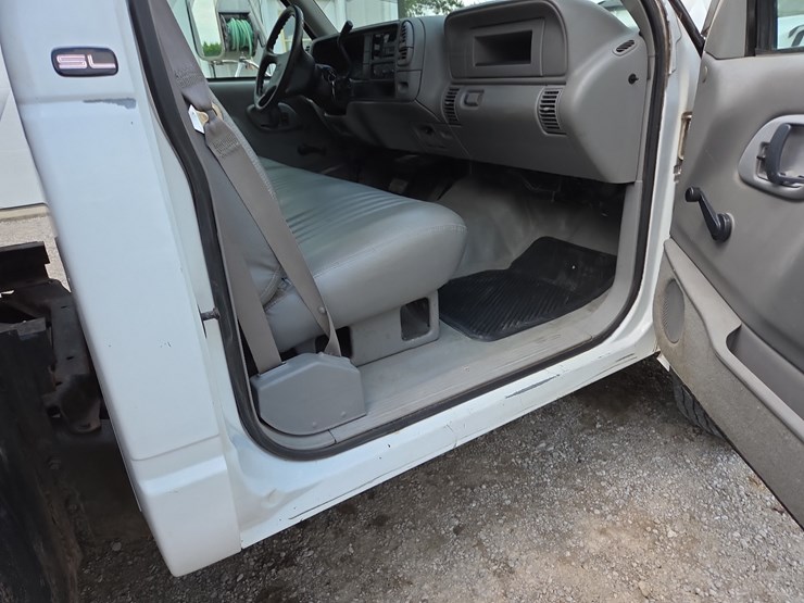 2000-gmc-3500hd-image-7