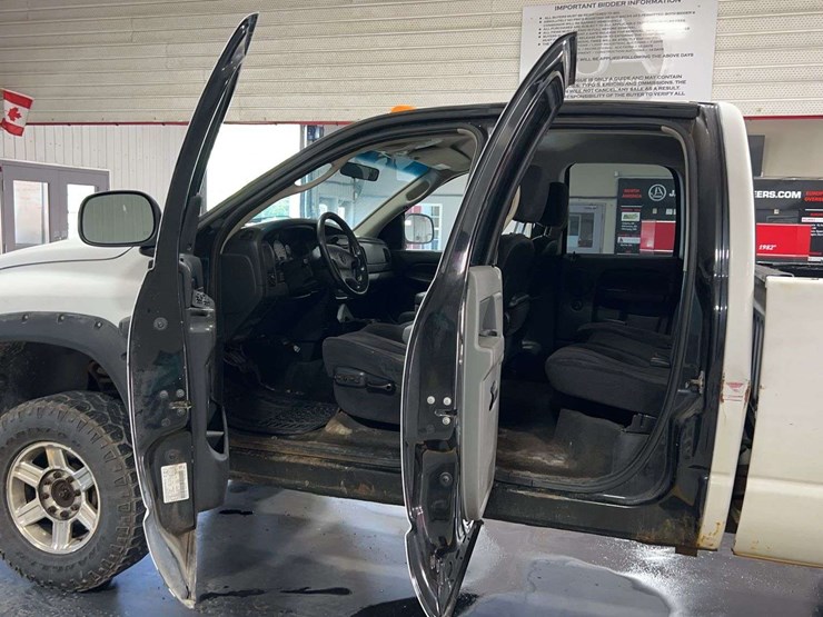 2003-dodge-ram-2500-image-13