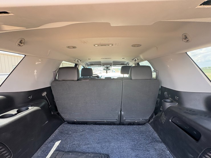 2017-chevrolet-tahoe-image-19