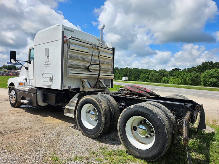 2005-kenworth-t600-image-13