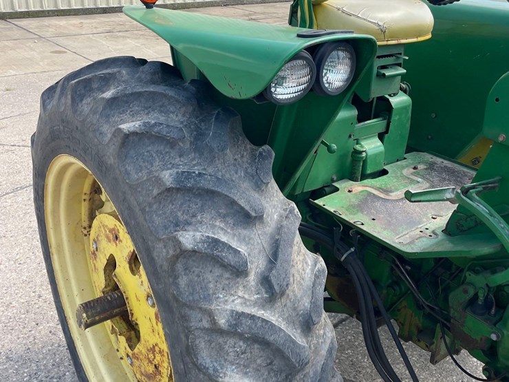 john-deere-3020-image-14