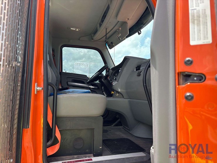 2019-kenworth-t880-image-24