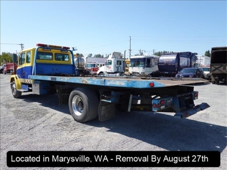 2001-freightliner-fl60-image-24