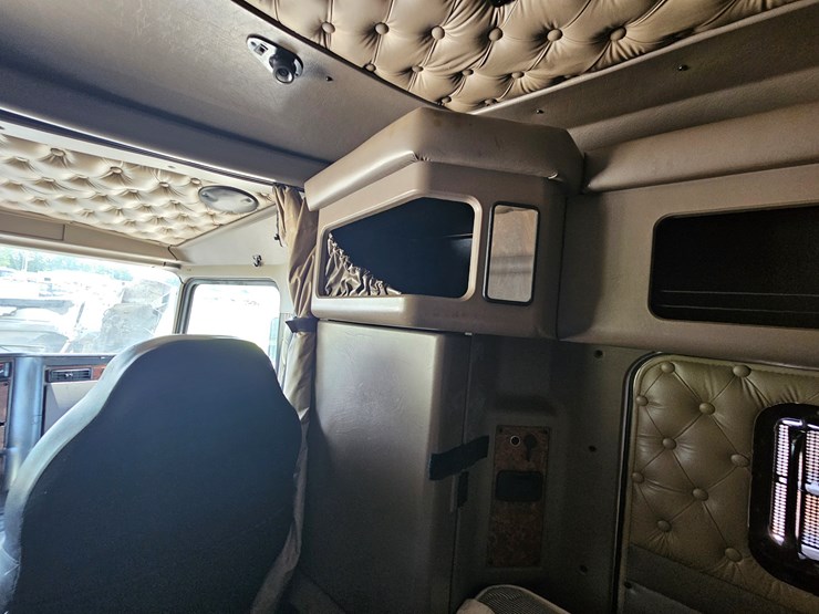 2005-kenworth-t600-image-94