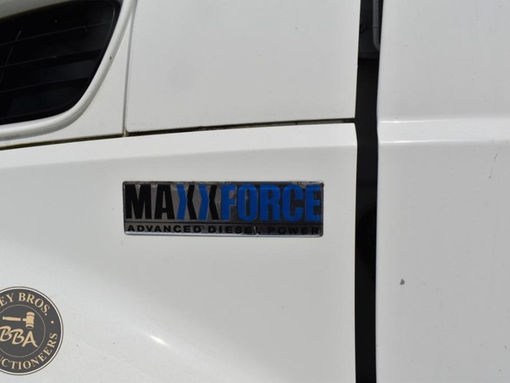 2013-international-durastar-4400-image-16