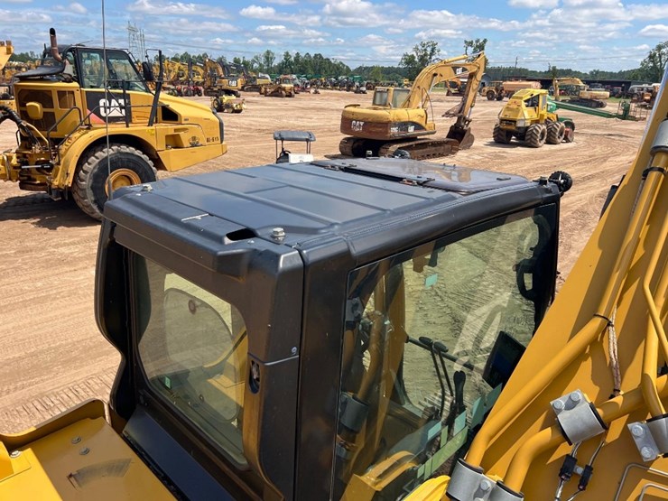 2020-caterpillar-336-image-19