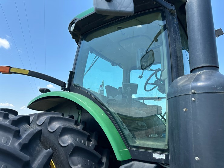 2014-john-deere-8285r-image-38